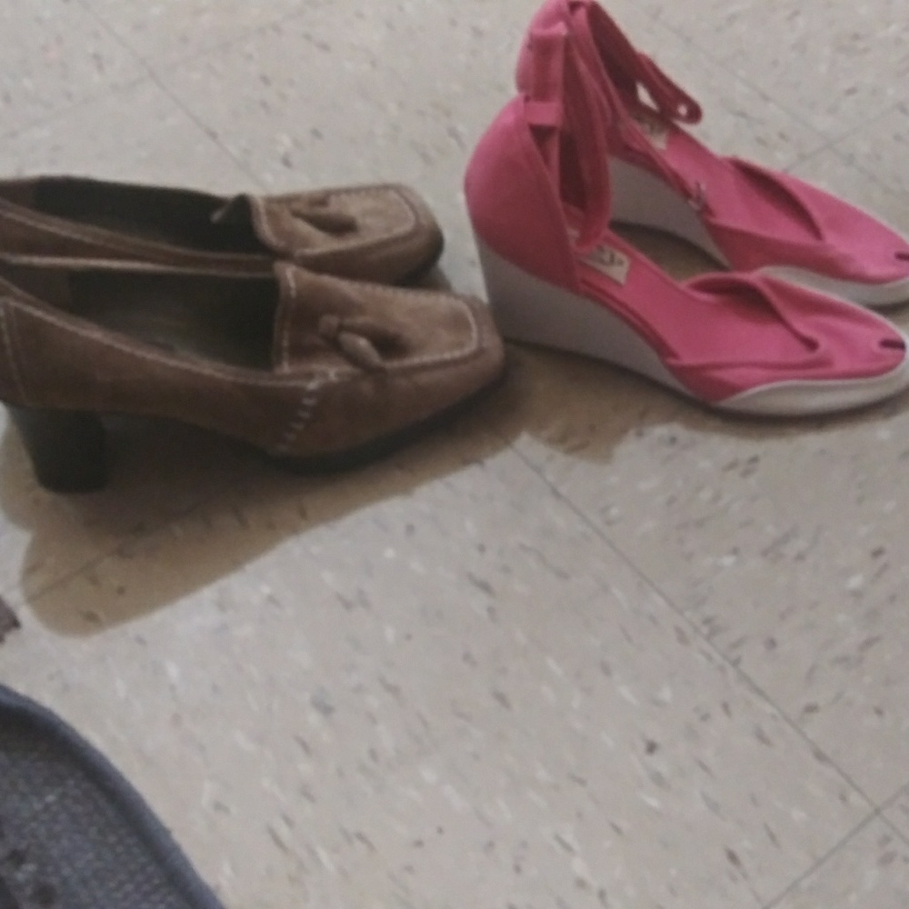 Shoes - Picture 4 of 5
